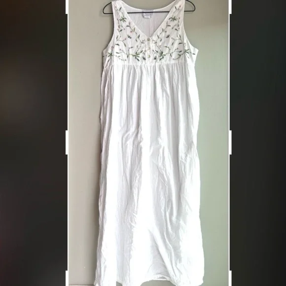 APRIL CORNELL vintage lightweight cotton nightgown with floral embroidery - Picture 4 of 7